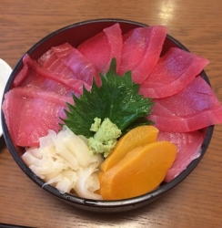 まぐろ丼