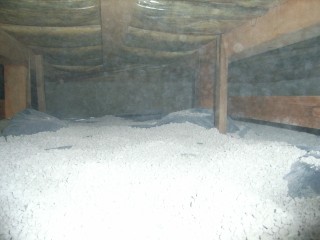 床下調湿材敷設