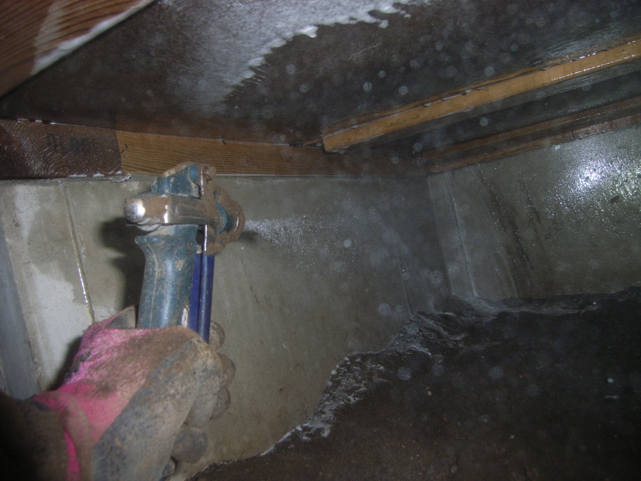 床下の薬剤処理