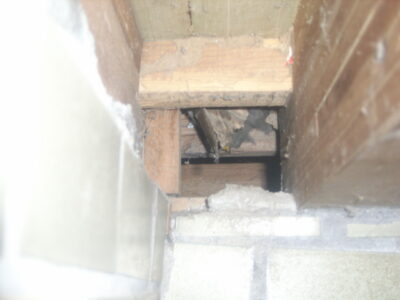 こんな所に穴があるなんて普通の人は気づきません